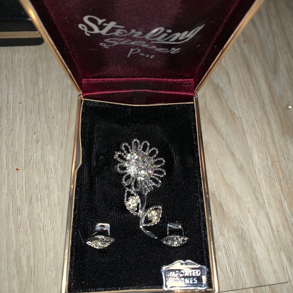Vintage flower brooch with earrings